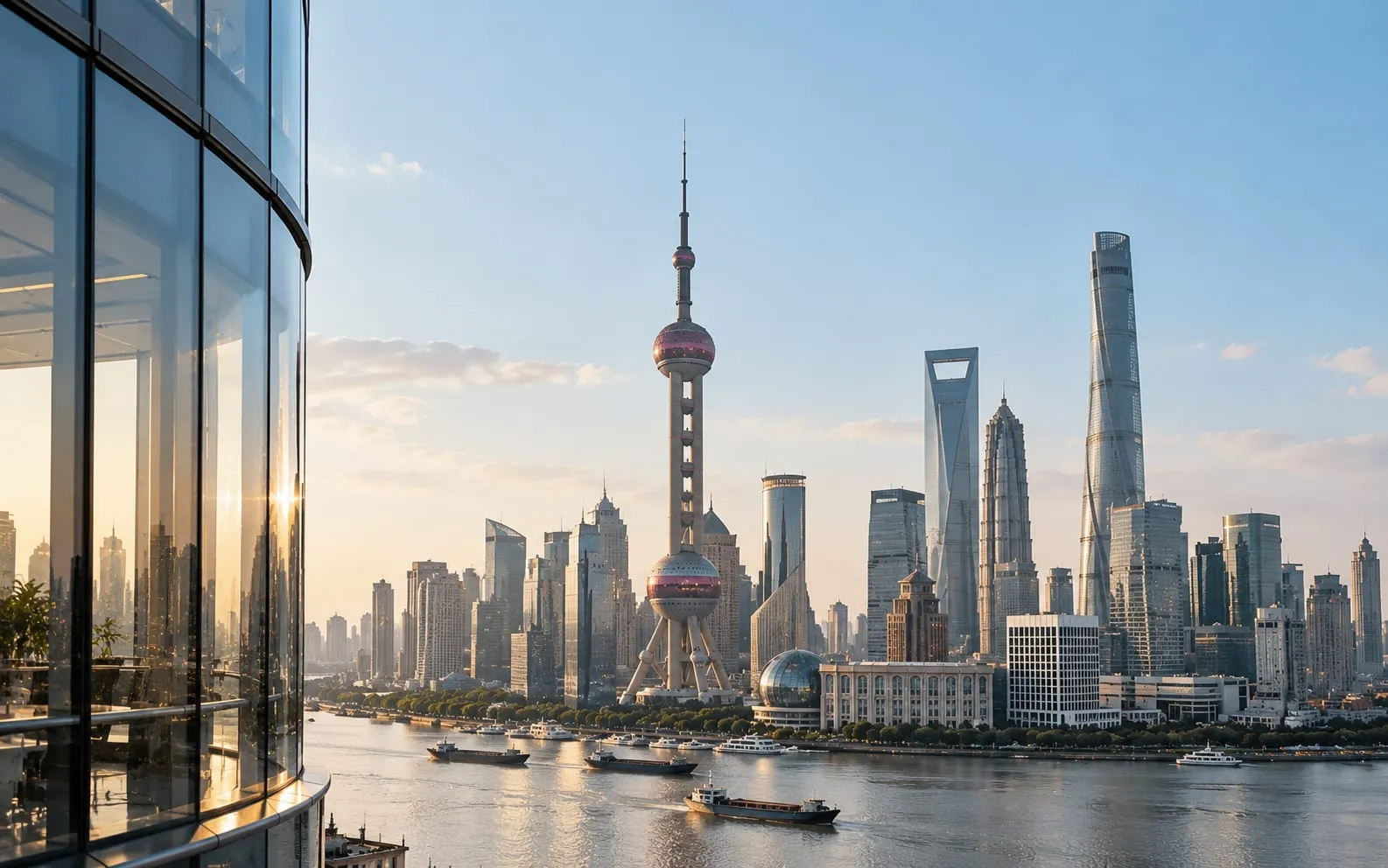 Skyline de Shanghái con la torre Perla Oriental